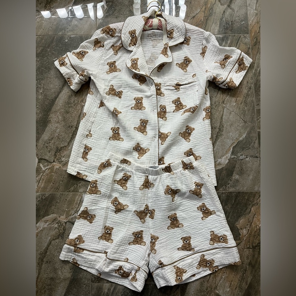 ❌ SOLD. ETSY Muslin Short Sleeve Teddybear Button Up Pajama Set | Size M